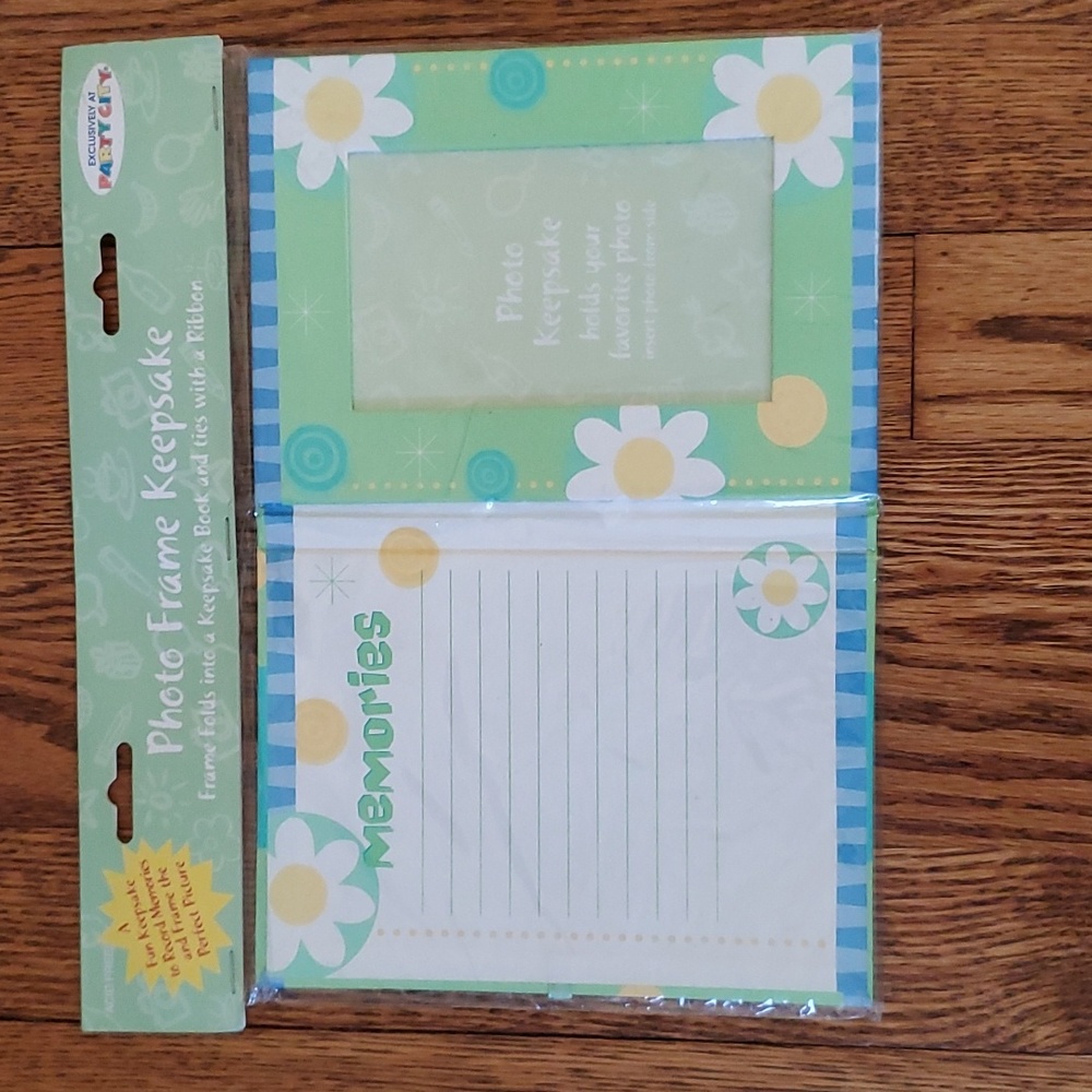 NWT, 1990 Photo Frame Keepsake Book - Memories